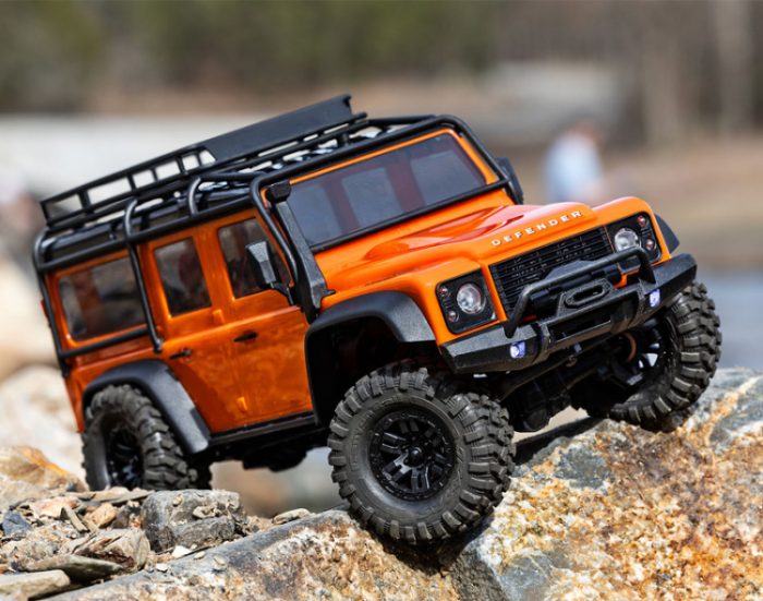 TRAXXAS TRX-4M 1/18 Land Rover Defender Crawler Orange RTR - Image 6