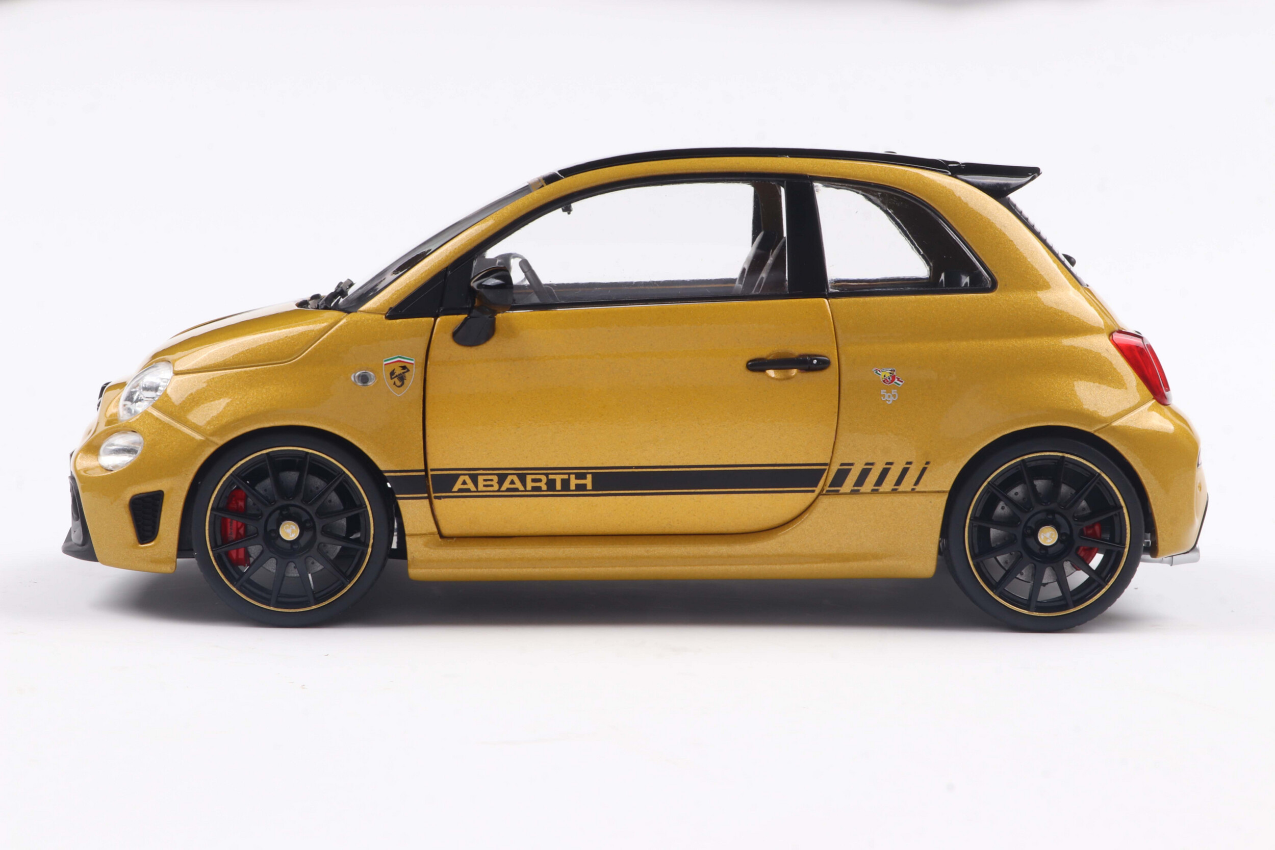 SOLIDO 1/18 - FIAT - NUOVA 500 ABARTH 595 2023 - 1811306 - Image 2