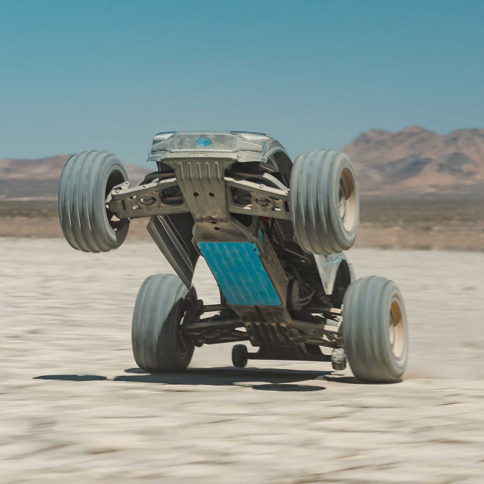 ARRMA 1/10 VORTEKS 223S DSC 2WD RTR Brushless Stadium Truck, Blue (without battery - charger) - Image 9