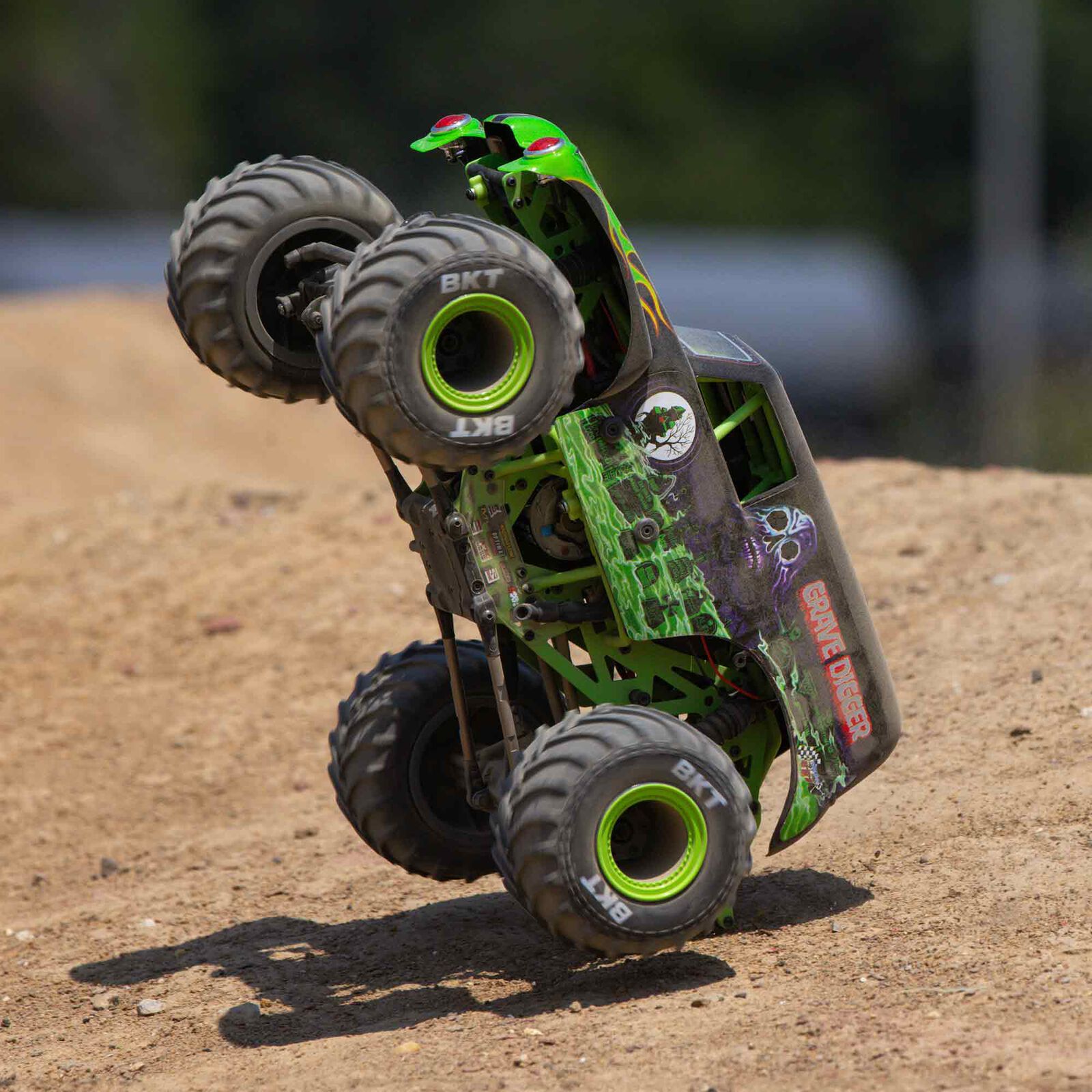 LOSI 1/18 Mini LMT Grave Digger 2S 4X4 RTR Brushed Monster Truck (Battery & Charger Included), Green - Image 3
