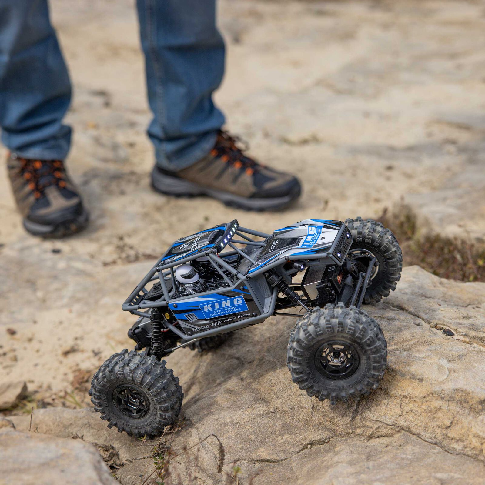 AXIAL 1/18 UTB18 Capra 4WS 4X4 RTR Brushed Rock Crawler (Battery & Charger Included), Blue - Image 4