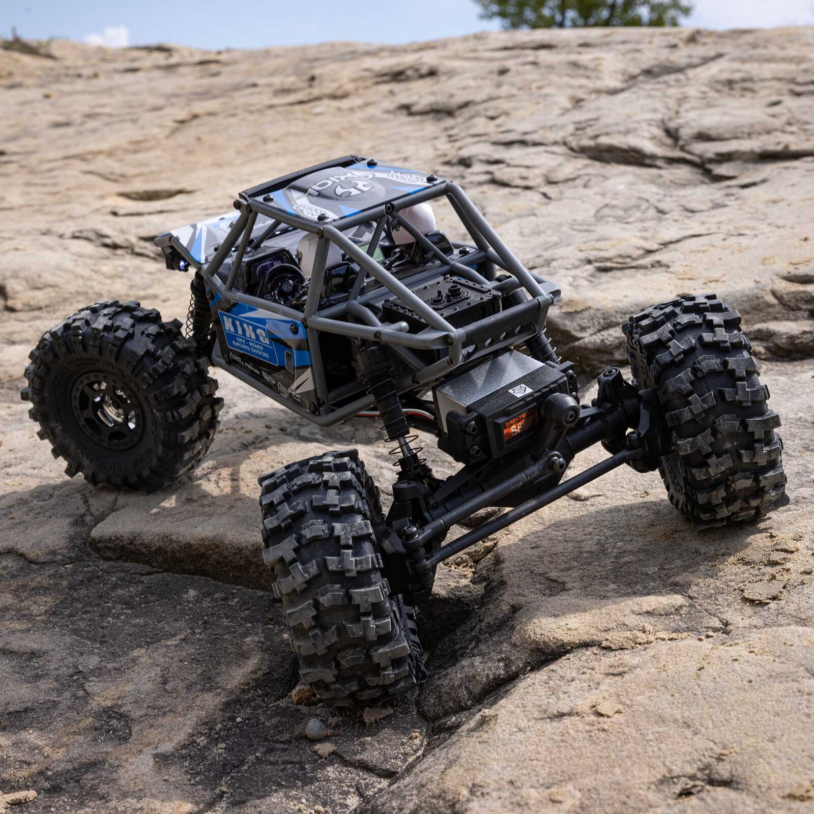AXIAL 1/18 UTB18 Capra 4WS 4X4 RTR Brushed Rock Crawler (Battery & Charger Included), Blue - Image 6