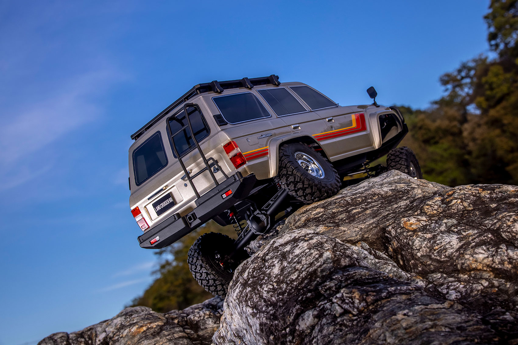 Kyosho KC10 Toyota Land Cruiser 60 Crawler 4WD 1:10 Readyset (without Battery - Charger) - Image 7